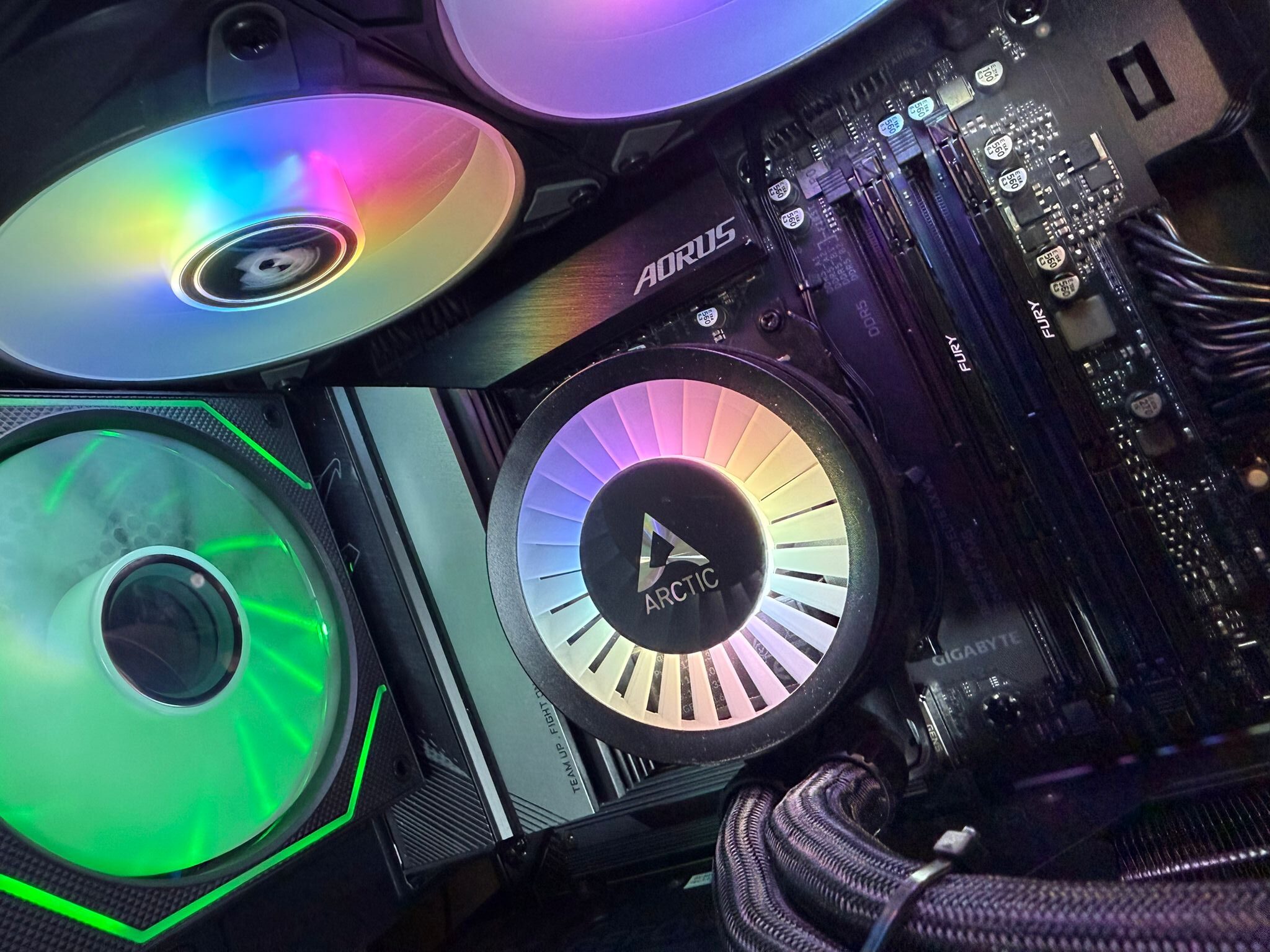 Revizie PC Gaming Bucuresti Sector6 schimbare pasta termica procesor CPU placa video GPU verificare cooler AIO lichid temperaturi testare performanta calculator
