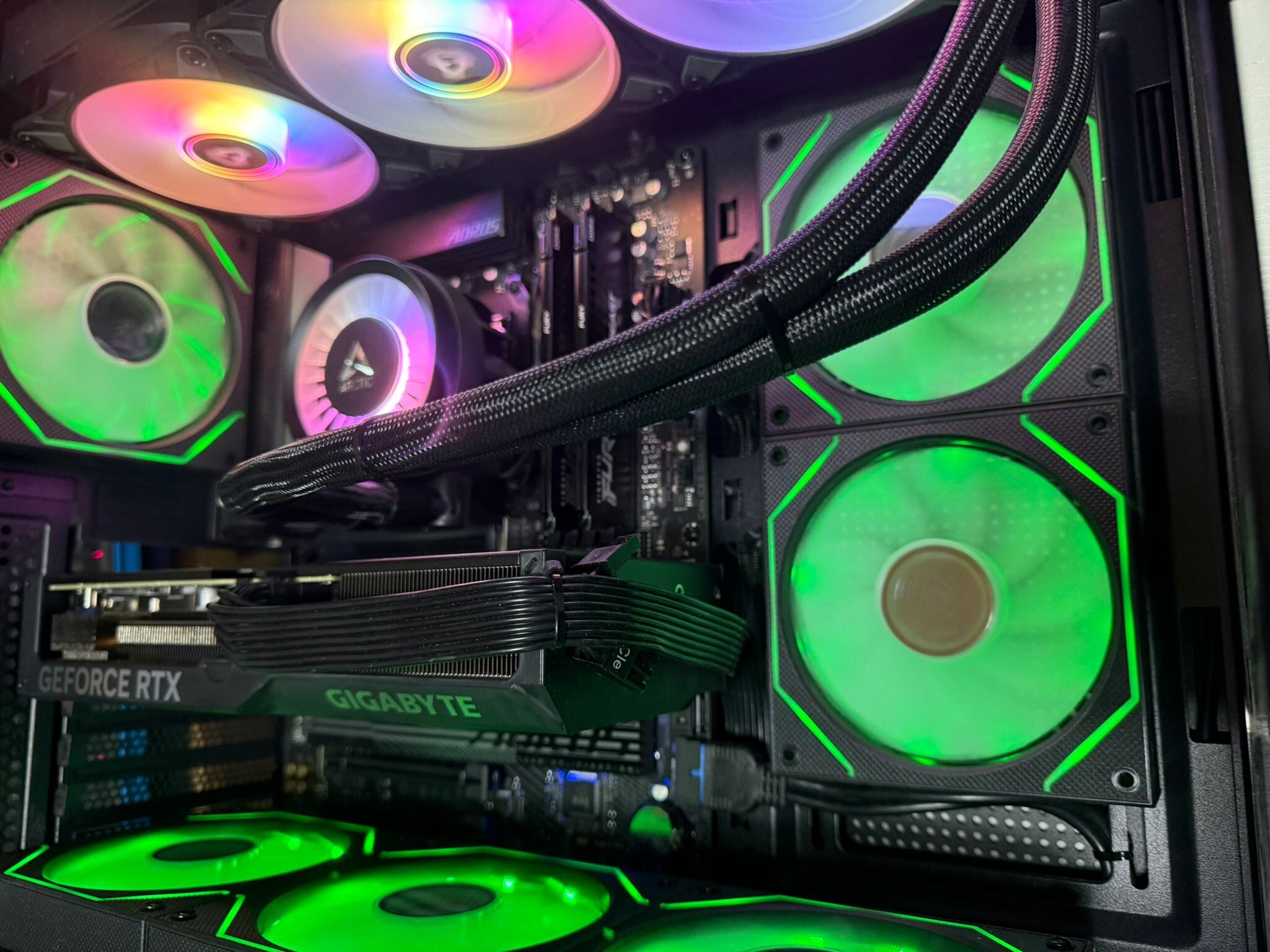Revizie PC Gaming Bucuresti Sector6 schimbare pasta termica procesor CPU placa video GPU verificare temperaturi testare