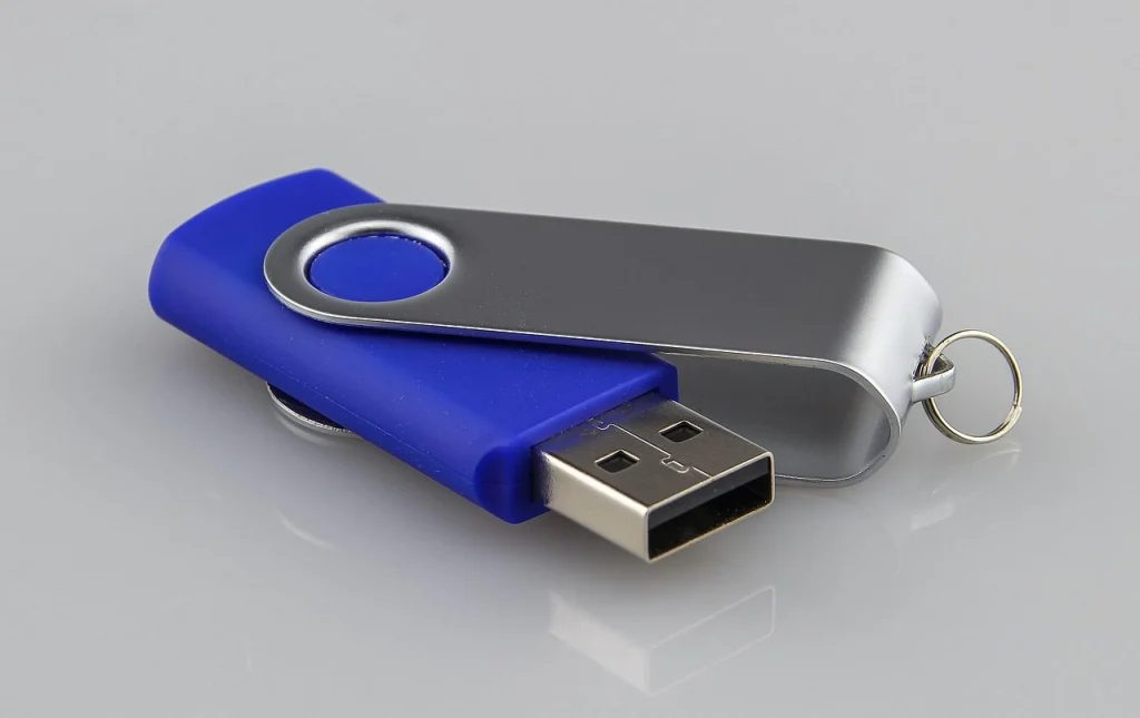instalare windows 10 pe laptop nou - pregatire stick de bootare