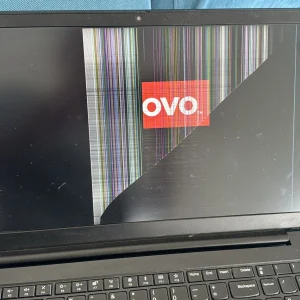 Inlocuire display laptop